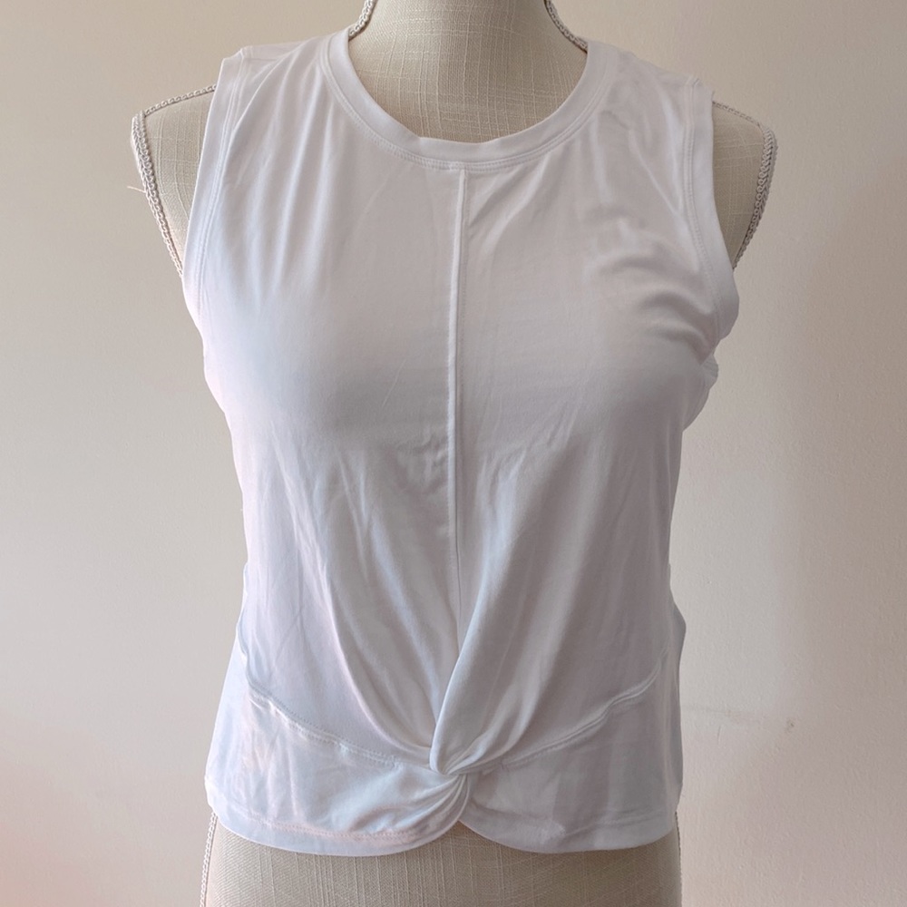 Zobha women’s white twist front top sleeveless lightweight size S